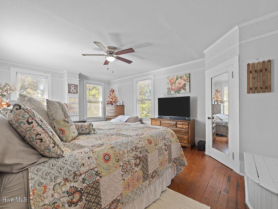 43rd image of this home