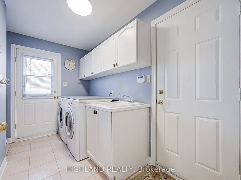 1472 Bayshire Dr — Photo 35