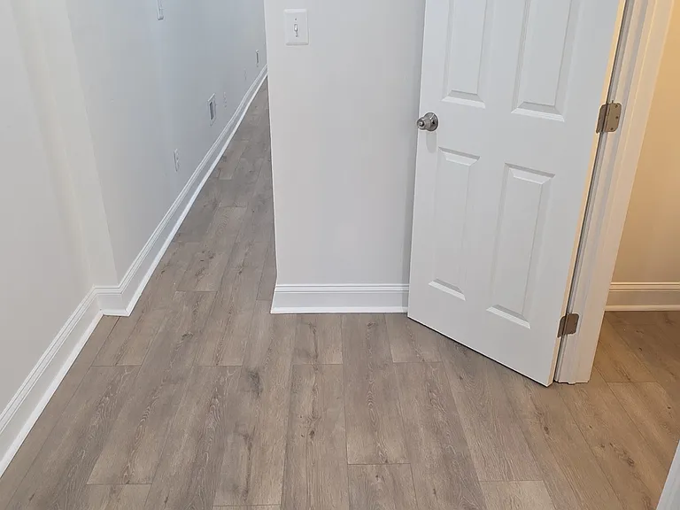 222 N Glover St — Photo 5