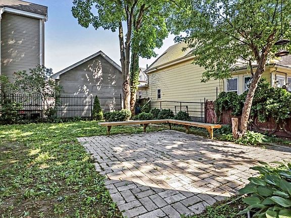 5th image of 34 Everett Ave