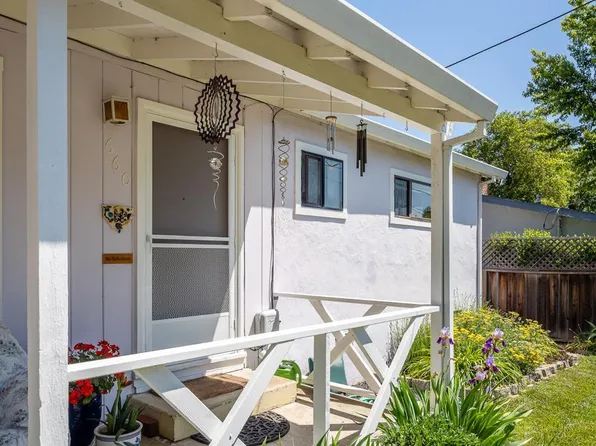 660 Hawthorne Lane, Willits, CA 95490