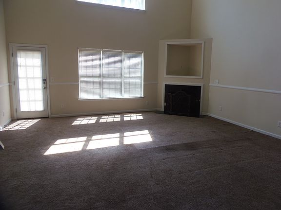 4th image of 494 Brassfield Dr