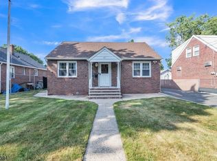 22 Chestnut St, Belleville, NJ 07109