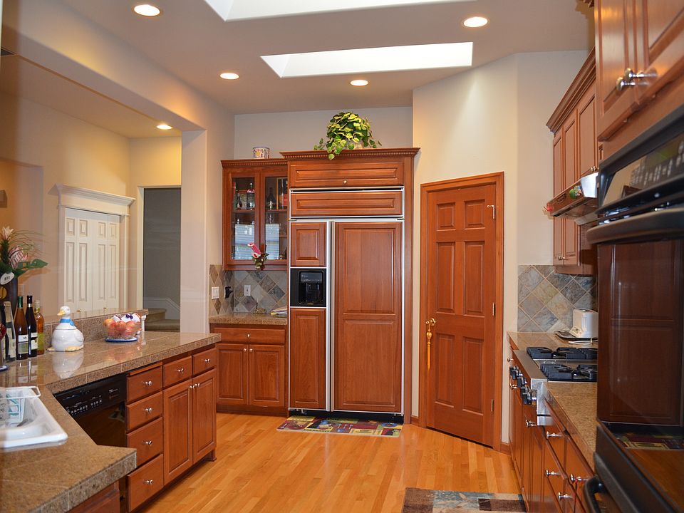 1st image of 20528 NE 27th Pl