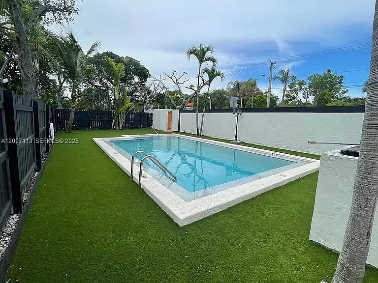 3209 Bird Ave — Photo 8