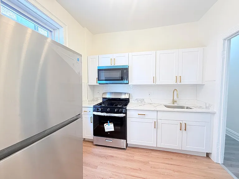 637 Bergen Ave #32R — Photo 1