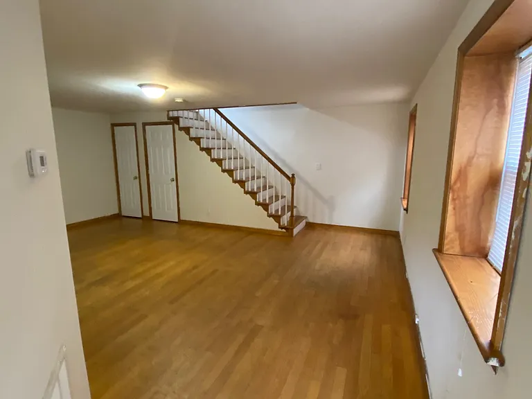 909 W Grace St #6 — Photo 2