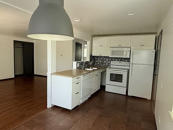 2nd image of 5955 Yukon St #4