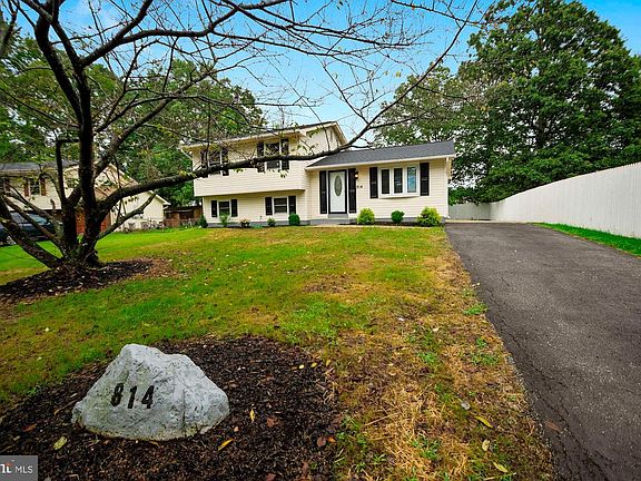5th image of 814 Narrowleaf Dr
