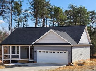 338 Hanes Ln, Lexington, NC 27295