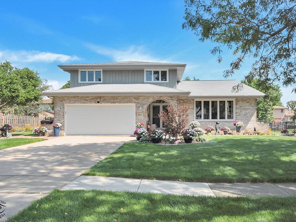 1st image of 18817 Creekview Ln