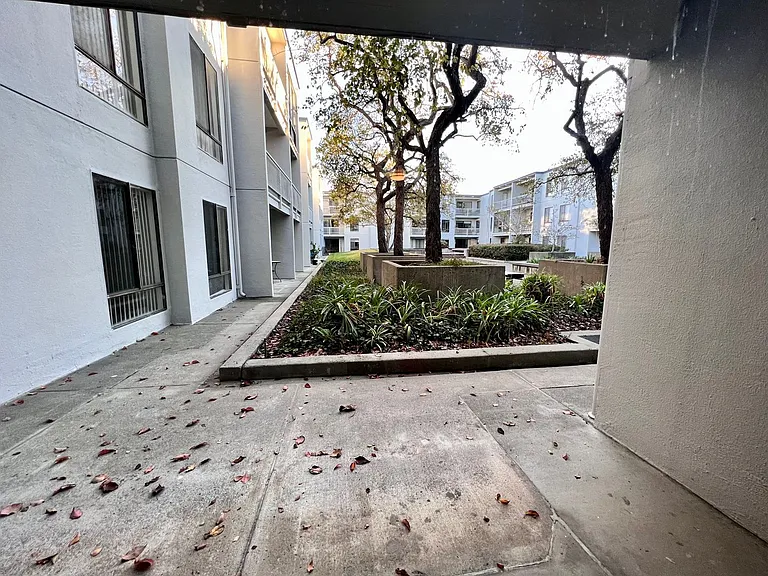 9 Commodore Dr #205 — Photo 8