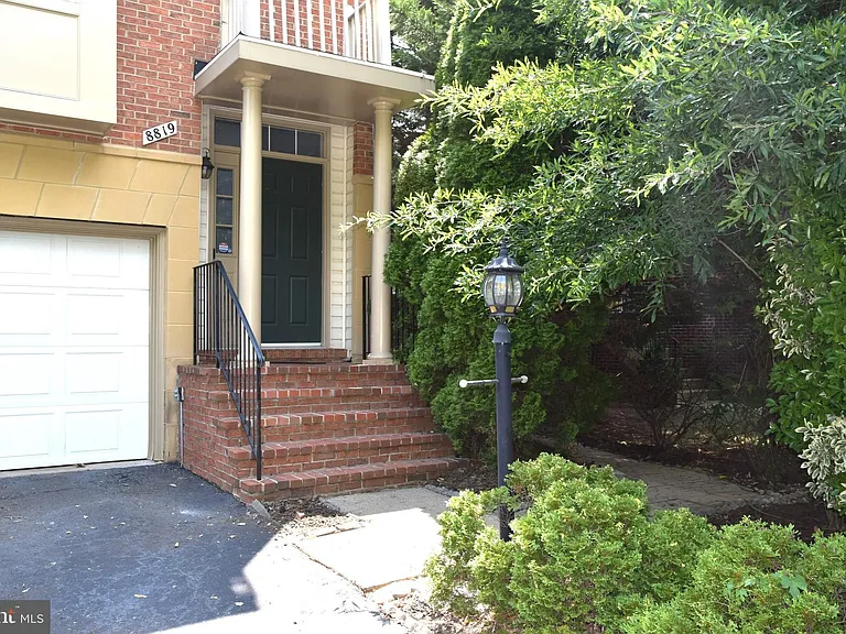 8819 Blue Royale Ln — Photo 4