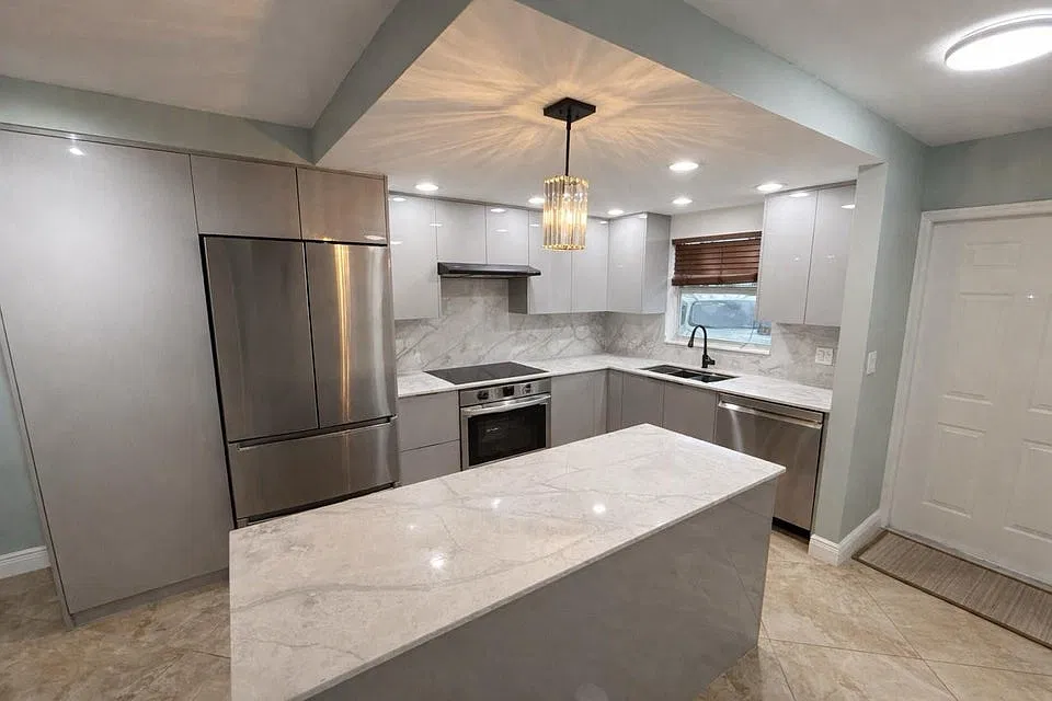 809 W Oakland Park Blvd — Photo 1