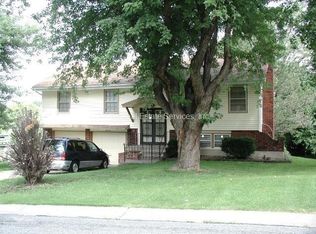 9825 Smalley Ave, Kansas City, MO 64134