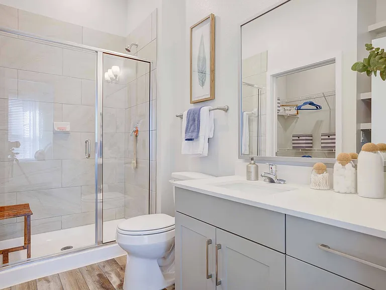 Bathrooms with standup showers