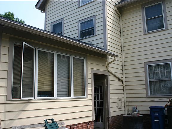 2nd image of 1074 Cliffdale Ave