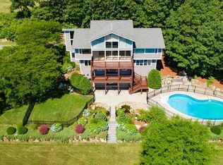 24 Oak Bluff Cir, Plymouth, MA 02360