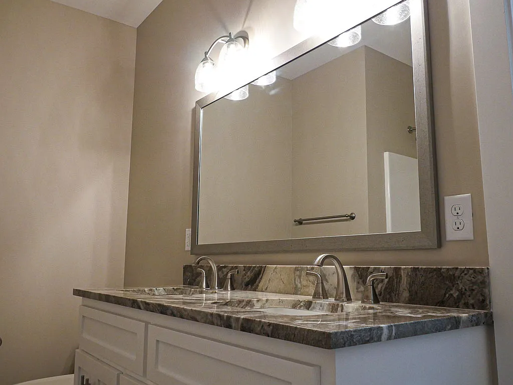 1360 Summer Cir SW — Photo 4