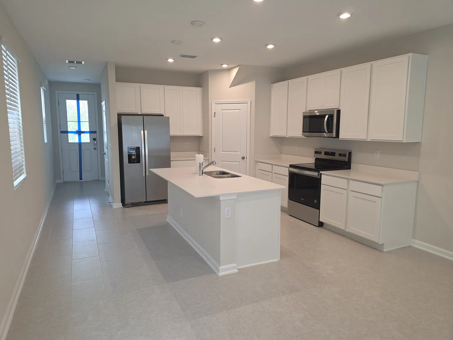3 bed, 1615 sqft, $2,100 — Photo 2