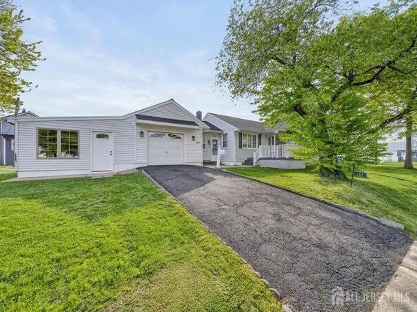 383 Carteret Ave, Carteret, NJ 07008