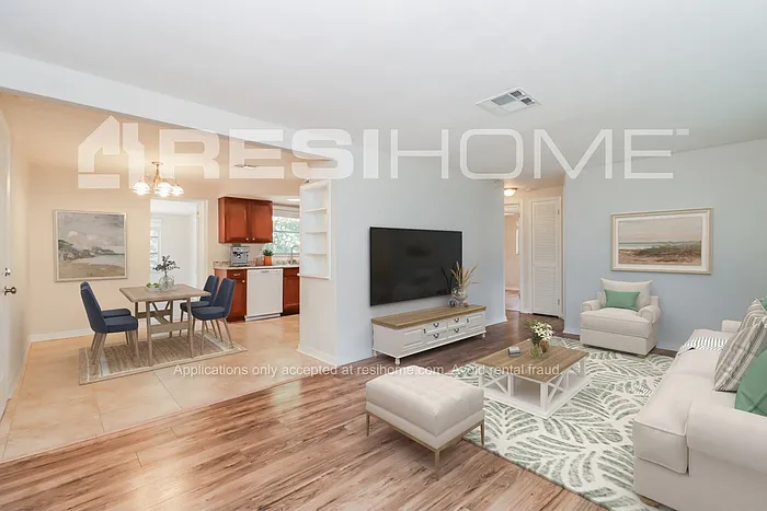 3 bed, 1.5 bath, 1056 sqft, $1,595 — Photo 4