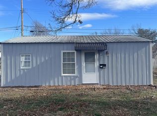 408 S 24th St, Herrin, IL 62948