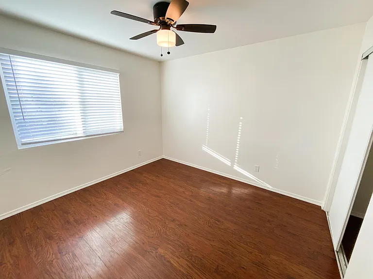 813 N Hoover St #1 — Photo 6