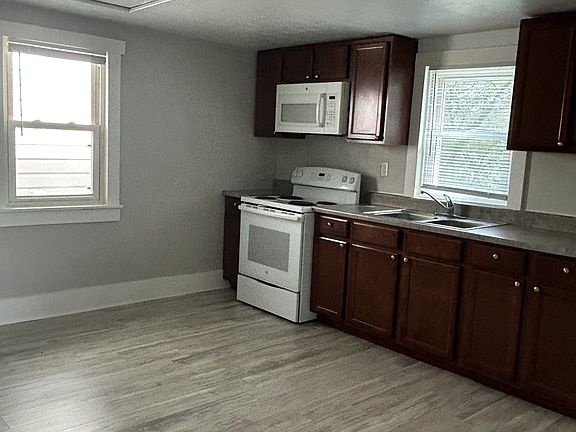 3rd image of 714 S Cameron St #2