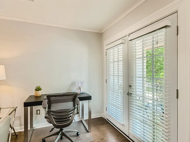 4129 Holland Ave — Photo 25