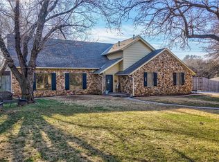 1928 Skylark Ct, Edmond, OK 73034