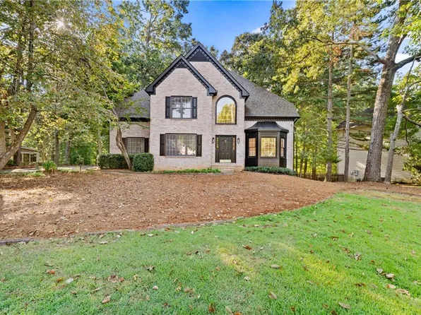 6211 Woodlore Dr NW, Acworth, GA 30101