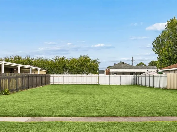 616 Barbe St, Westwego, LA 70094