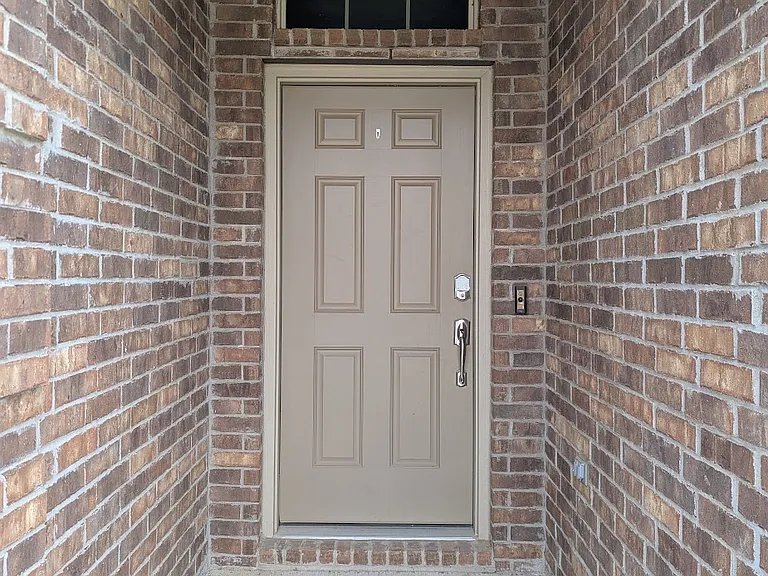 1740 Alamandine Ave — Photo 2