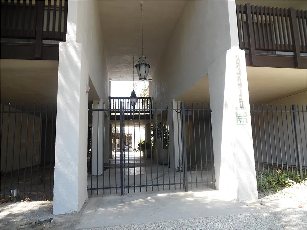 2 bed, 987 sqft, $2,495 — Photo 2