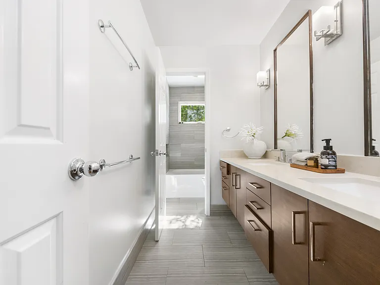 306 Pleasant Dr — Photo 18