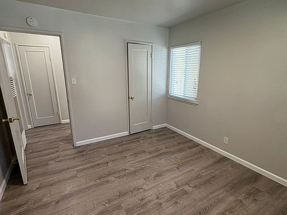 5th image of 524 Carpenter St #528