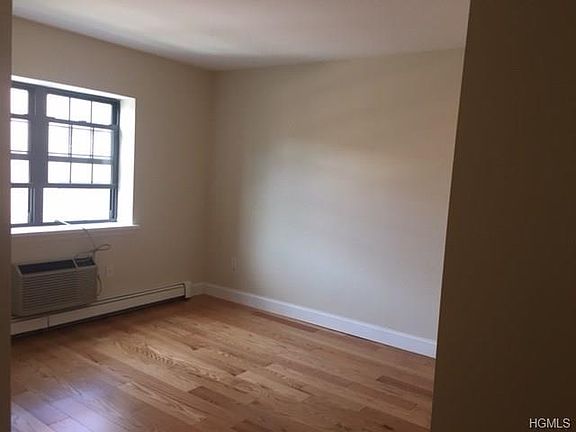 4th image of 51 Davis Ave