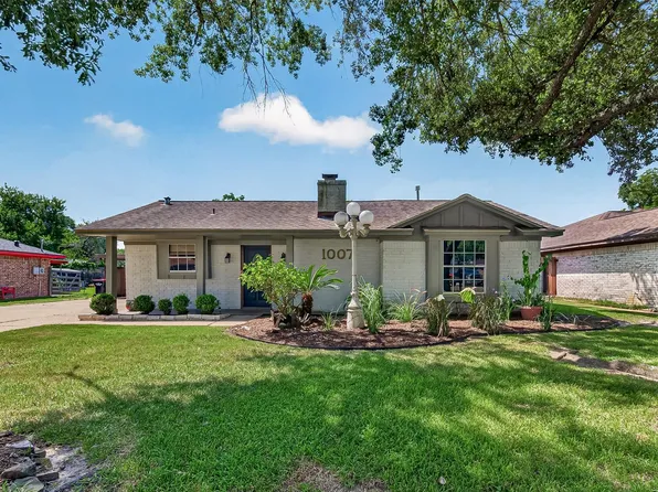 1007 E Baker Rd, Baytown, TX 77521