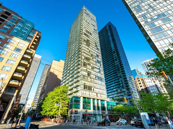 37 Grosvenor St #702, Toronto, ON M4Y 3G5