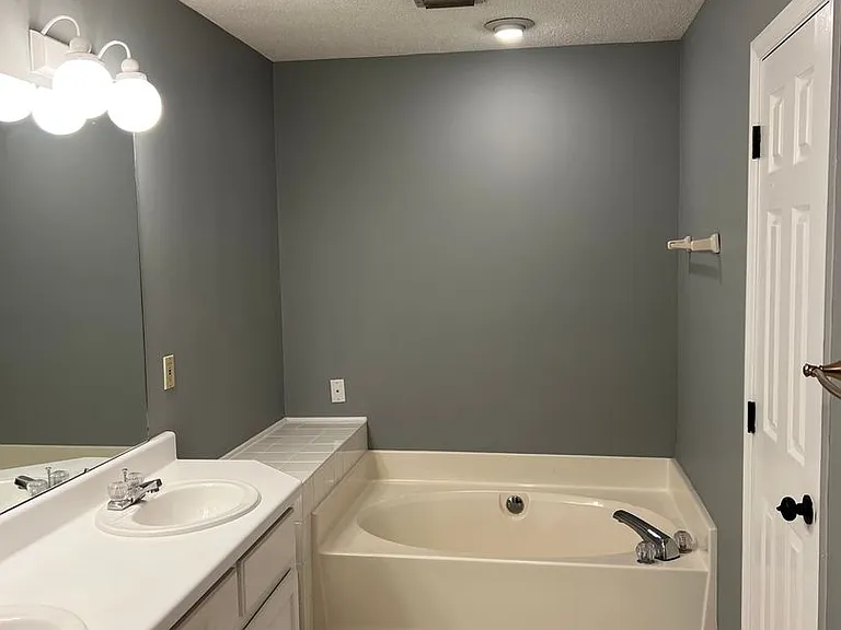 114 Windmere Dr — Photo 13