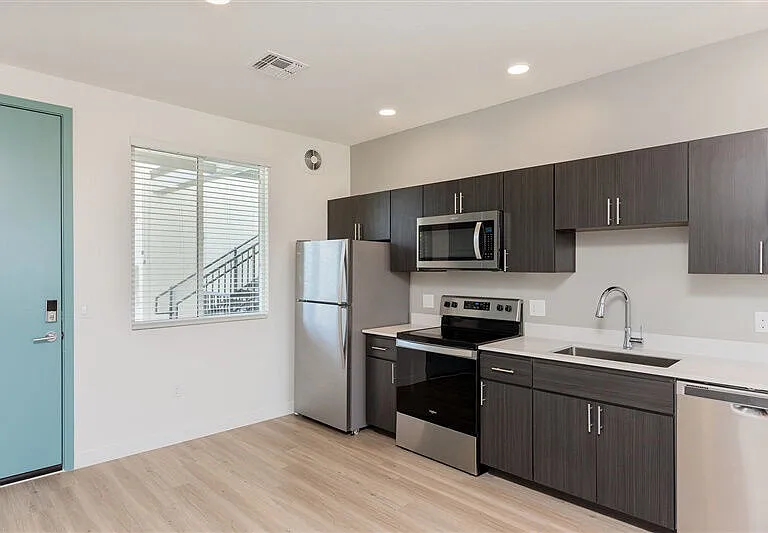 2240 N Hayden Rd — Photo 10