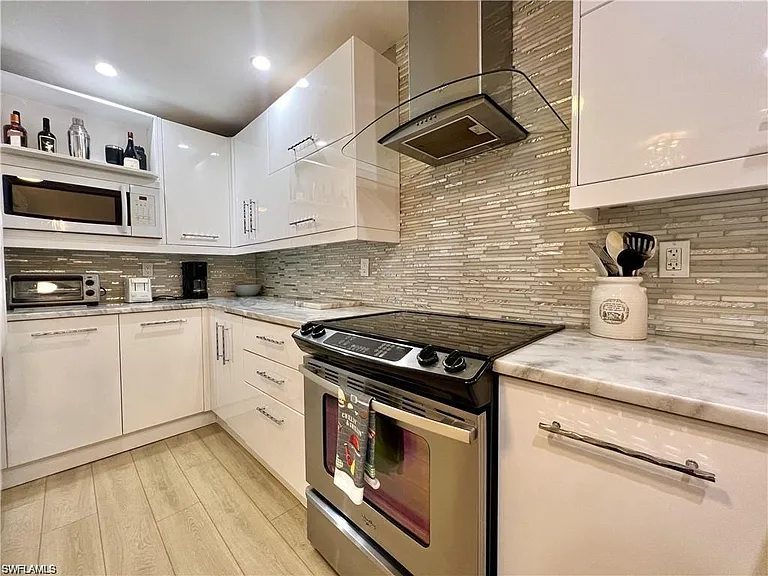 1120 Sarah Jean Cir #B-205 — Photo 14