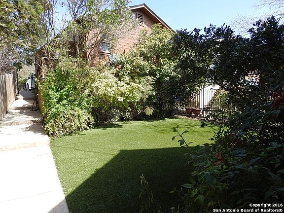 3rd image of 1072 Pebble Beach Dr NW