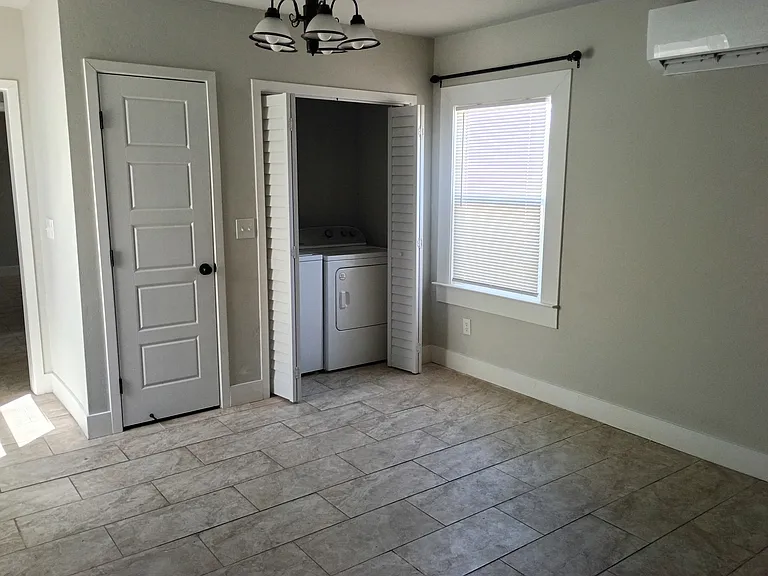 1240 Martin Ave #B — Photo 5