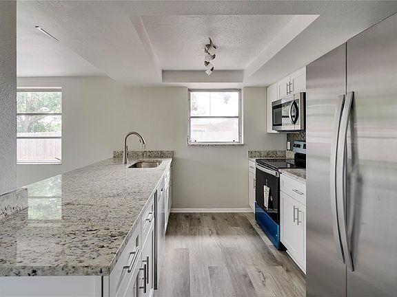 2nd image of 6109 Cecelia Dr