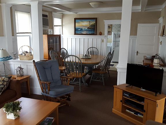 living room to dining room