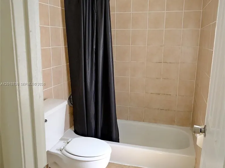 1455 NE 146th St #B — Photo 12