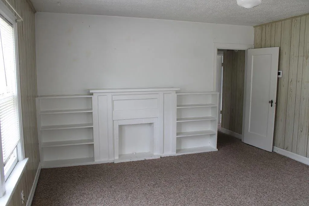 Building Photo - 471 Elm Ave