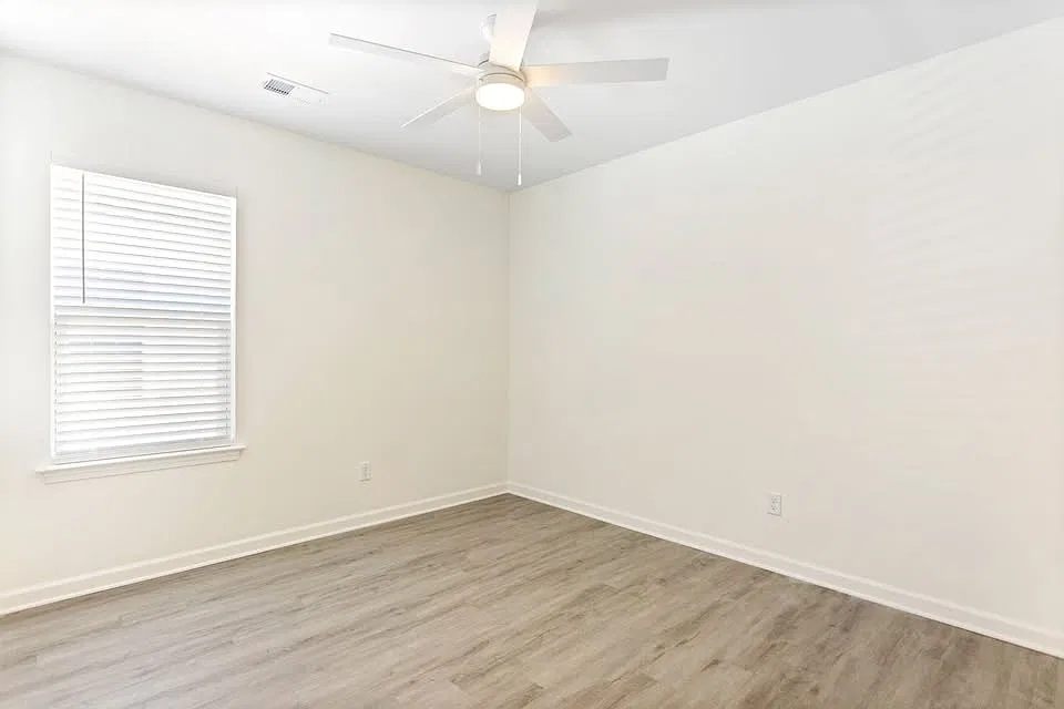 718 Taylor St - A — Photo 4